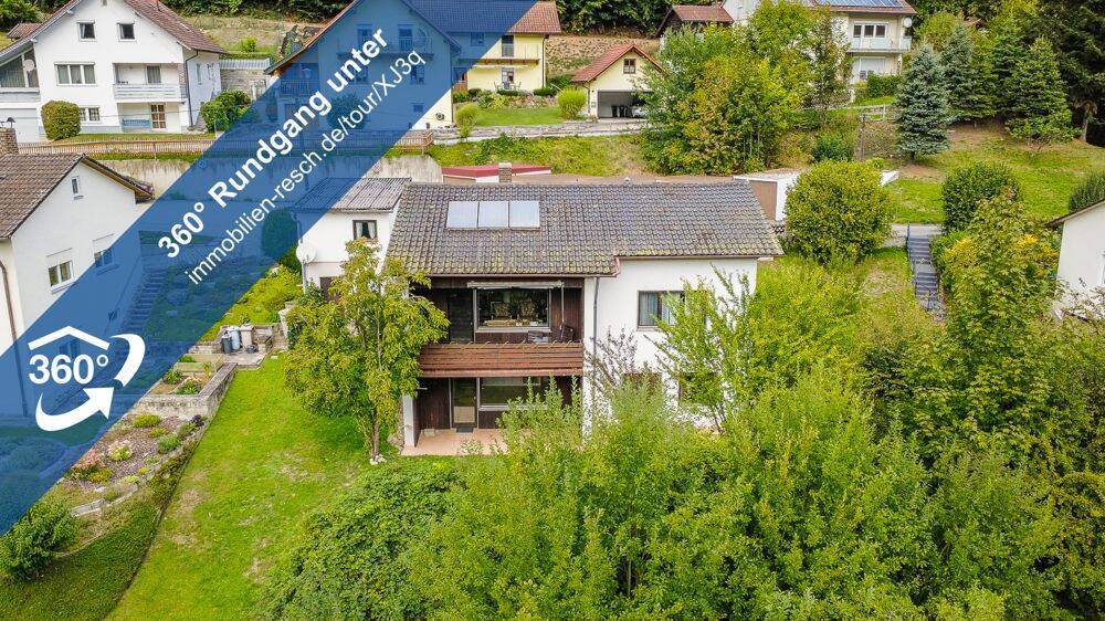 Großzügiges Wohnhaus mit 900 m² Grundstück und zwei Garagen in Obernzell, 94130 Obernzell
