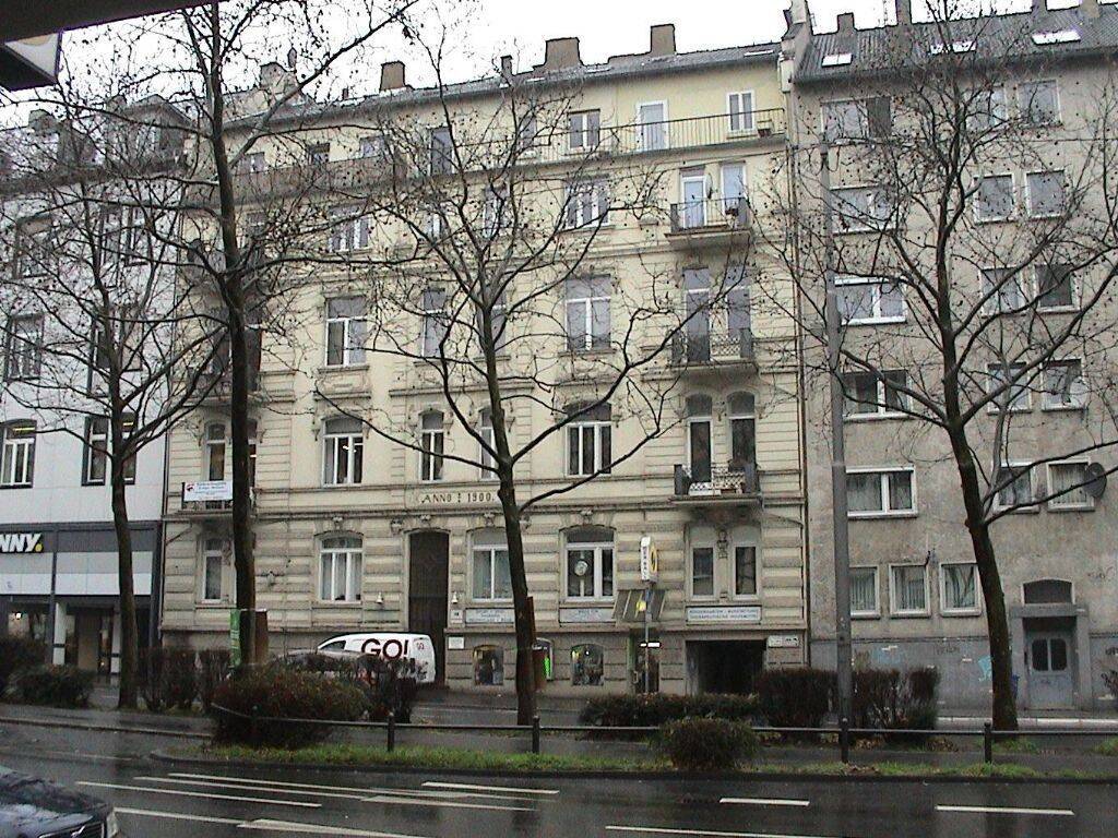 Helle Dachgeschosswohnung mit Dachterrasse und Aufzug im Stilaltbau in Laufnähe zur Innenstadt, 65183 Wiesbaden (Wiesbaden)