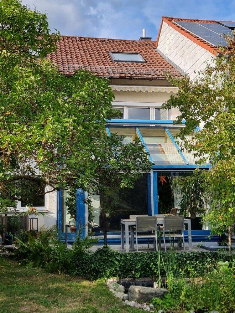 Großzügiges Reihenmittelhaus mit Wintergarten und separater Einliegerwohnung …, 90768 Fürth