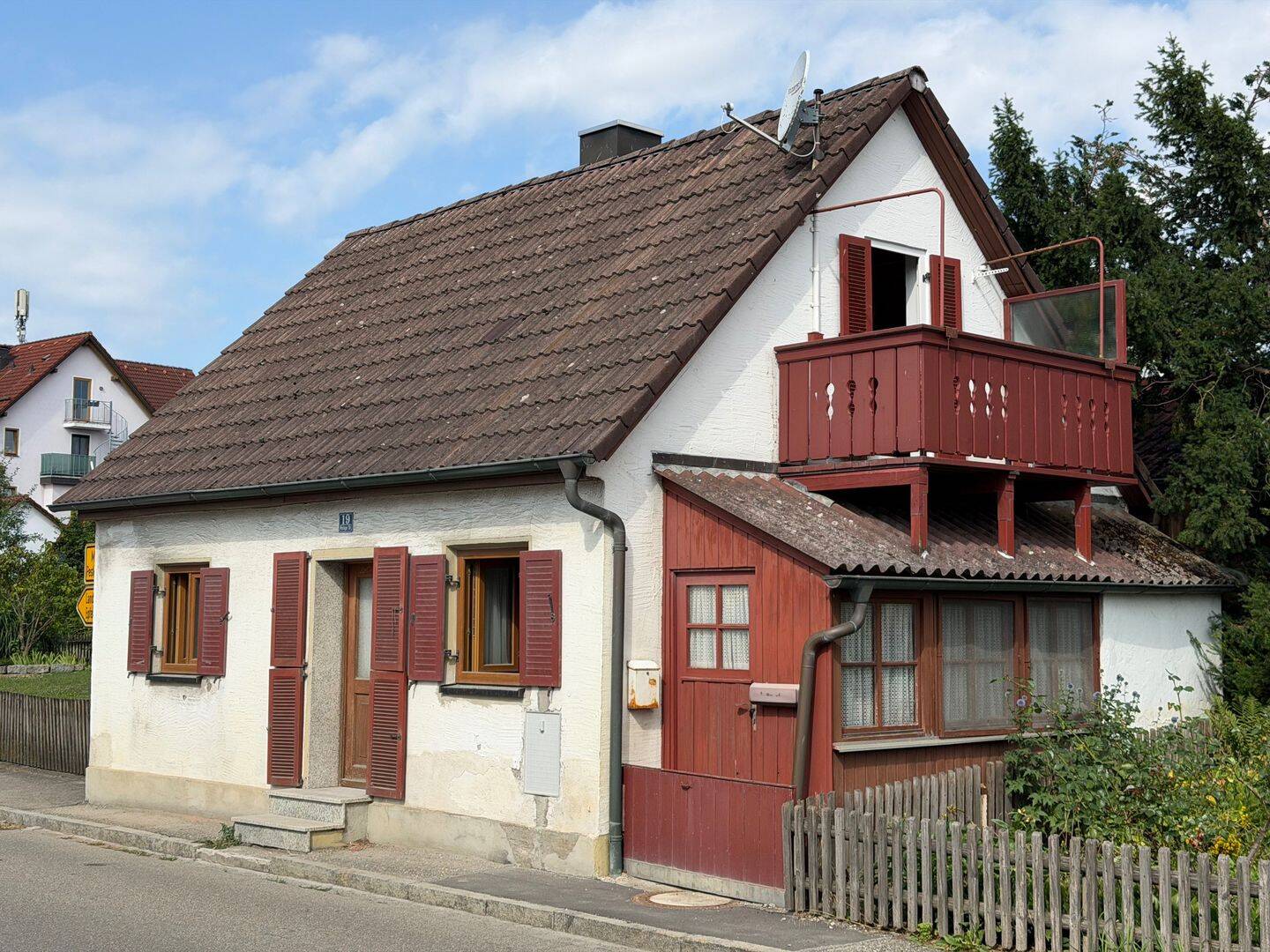 Kleines Einfamilienhaus zum Umbauen und Sanieren mit genehmigten Plan, 86947 Weil