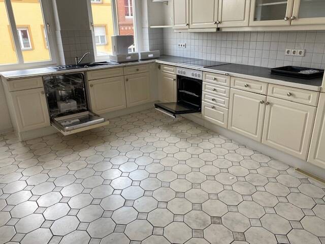 Großzügige 6-Raum-Maisonettewohnung mit Einbauküche, Kamin und Dachterrasse in  der Innenstadt-89/26, 39576 Stendal