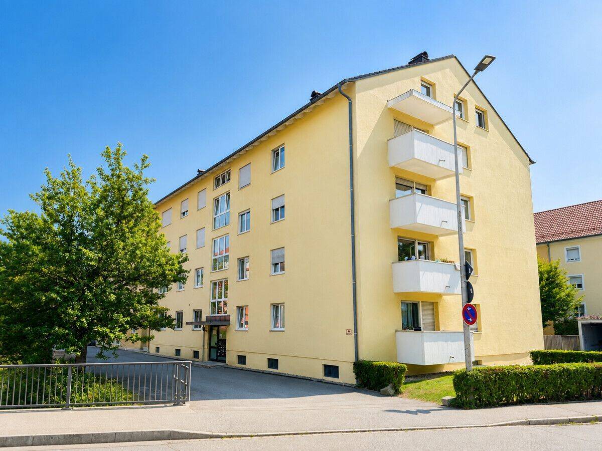 Stadt Deggendorf: Bezugsfreie 2 Zi.-ETW mit großem Balkon in zentrumsnaher Lage Nh. Norma-Markt!, 94469 Deggendorf