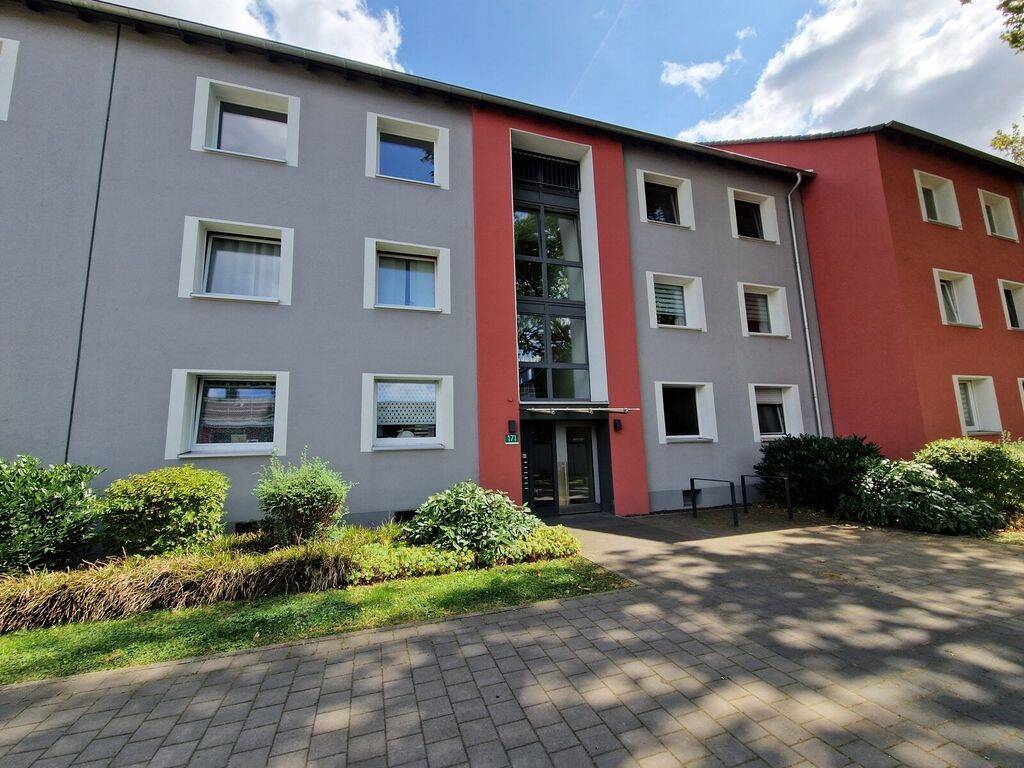 VIVAWEST modernisiert Ihre neue Wohnung., 47138 Duisburg (Mittelmeiderich Neumühl Obermeiderich Ruhrort Untermeiderich)