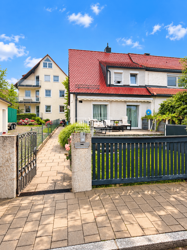 **Charmante, modernisierte Doppelhaushälfte in ruhiger Wohnlage**, 90513 Zirndorf