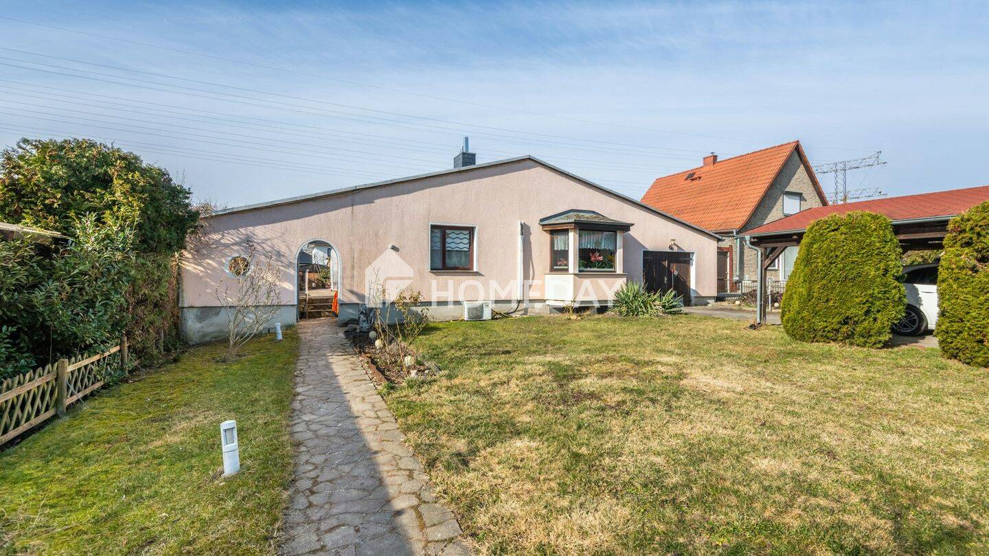 Familienfreundliches Einfamilienhaus im Bungalow-Stil mit schönem Garten, Terrasse und Pool, 16356 Ahrensfelde