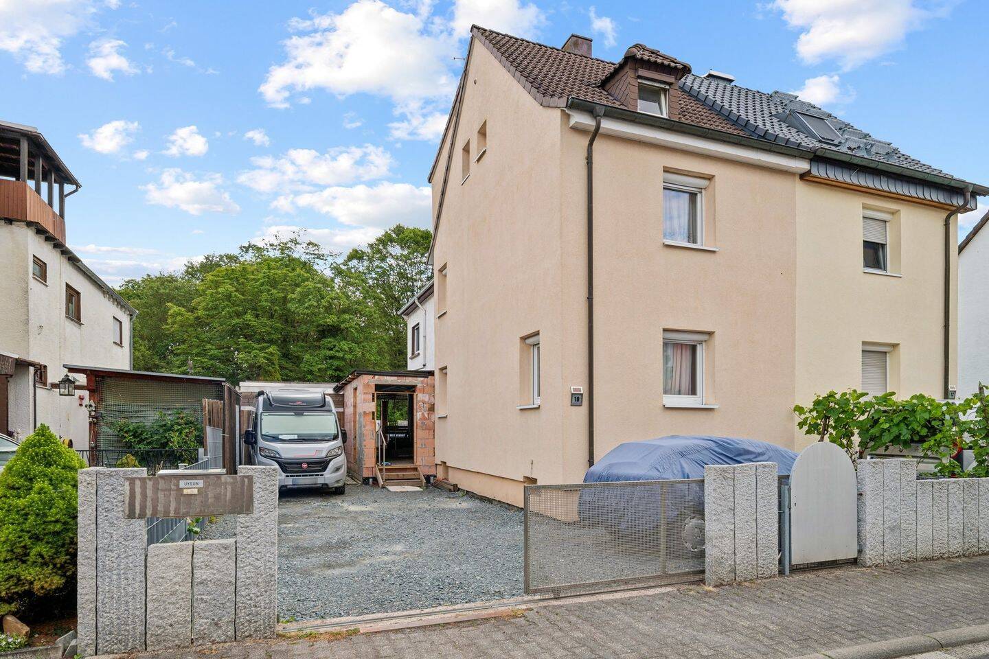 Doppelhaushälfte ausbaufähig in guter Wohnlage “ Hasengrund “ Rüsselsheim – eigener Waldzugang !, 65428 Rüsselsheim am Main