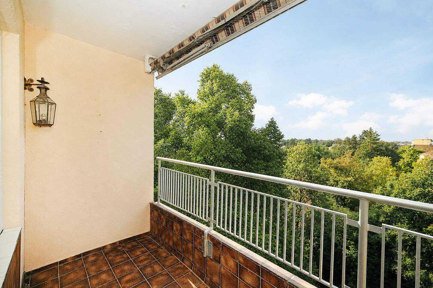 Wohntraum mit Potenzial 3-Zimmer-Wohnung mit herrlichem Balkonblick, Aufzug und Energieeffizienz B, 85764 Oberschleißheim