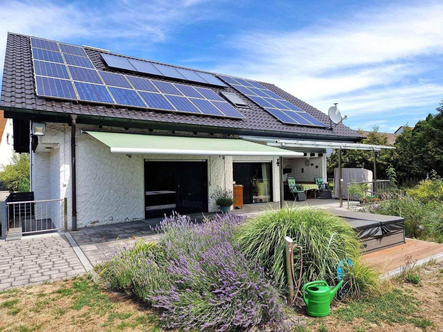 Provisionsfrei! Einfamilienhaus mit großzügigem Garten und zwei Garagen in ruhiger Wohnlage, 91186 Büchenbach
