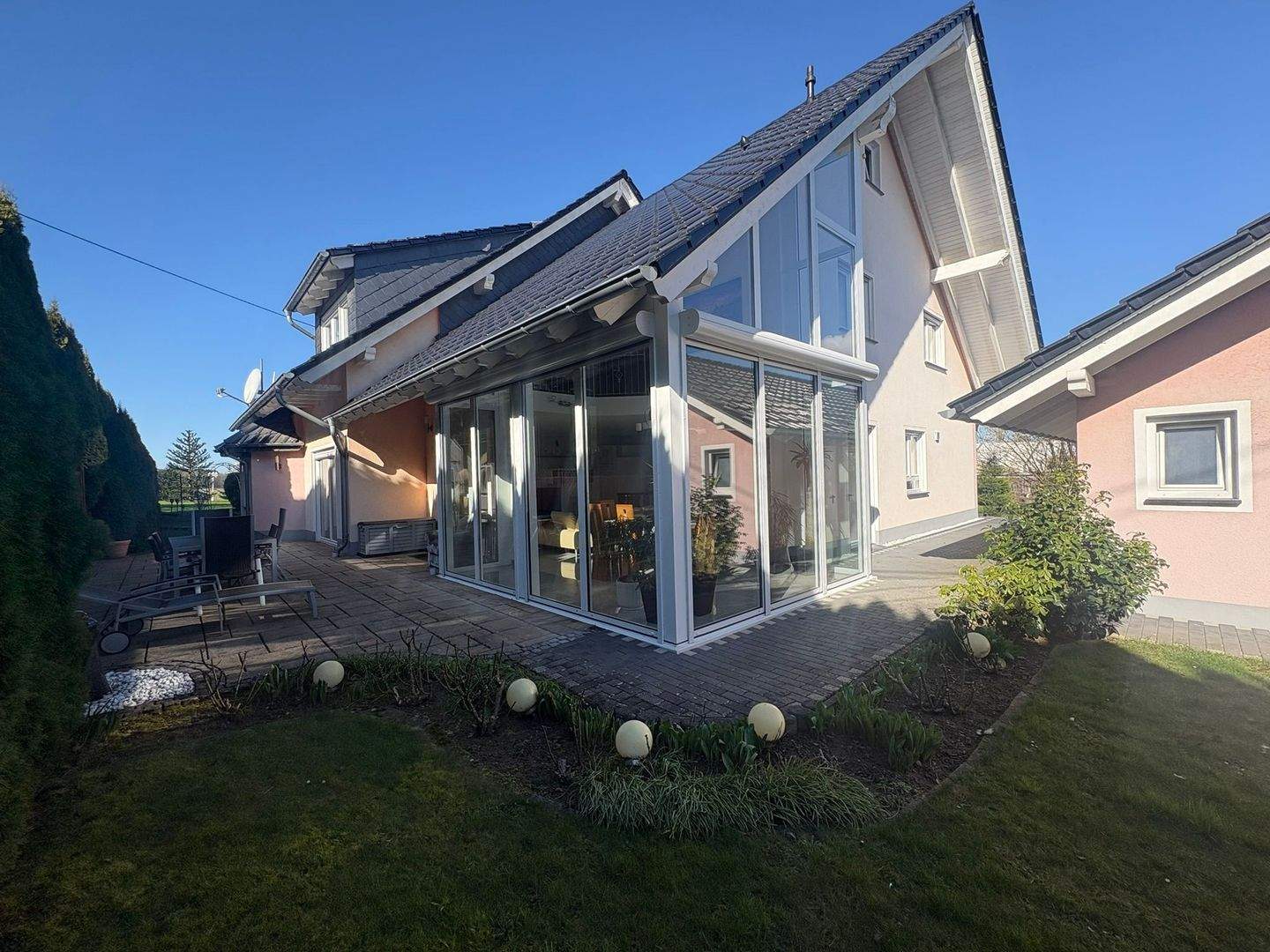 *RESERVIERT* | Repräsentatives Architektenhaus mit Einliegerwohnung – Ihr individuelles Zuhause im Westerwald, 56244 Sessenhausen