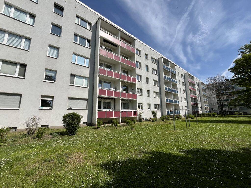 2 Raum im EG mit Balkon, 6124 Halle (Saale) (Saaleaue Südliche Neustadt Westliche Neustadt)