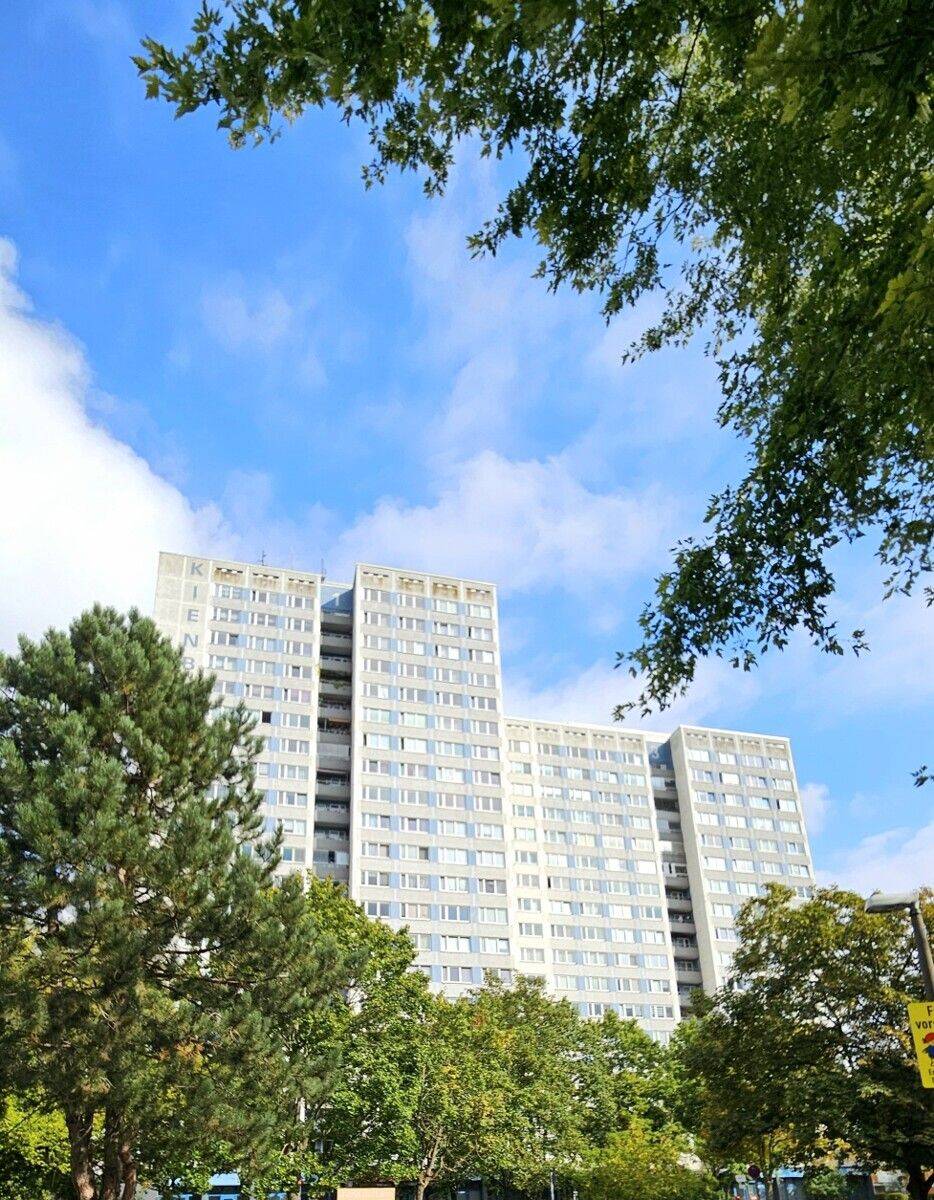 Hauptstadtmakler-Bezugsfreie Wohnung mit Balkon, KFZ-Stellplatz und tollem Ausblick, 12685 Berlin (Marzahn-Hellersdorf Marzahn)