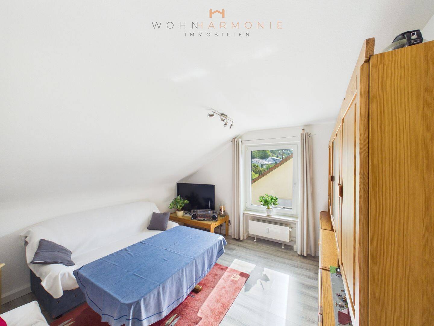 gepflegte 2 Z.i DG Wohnung, 72574 Bad Urach
