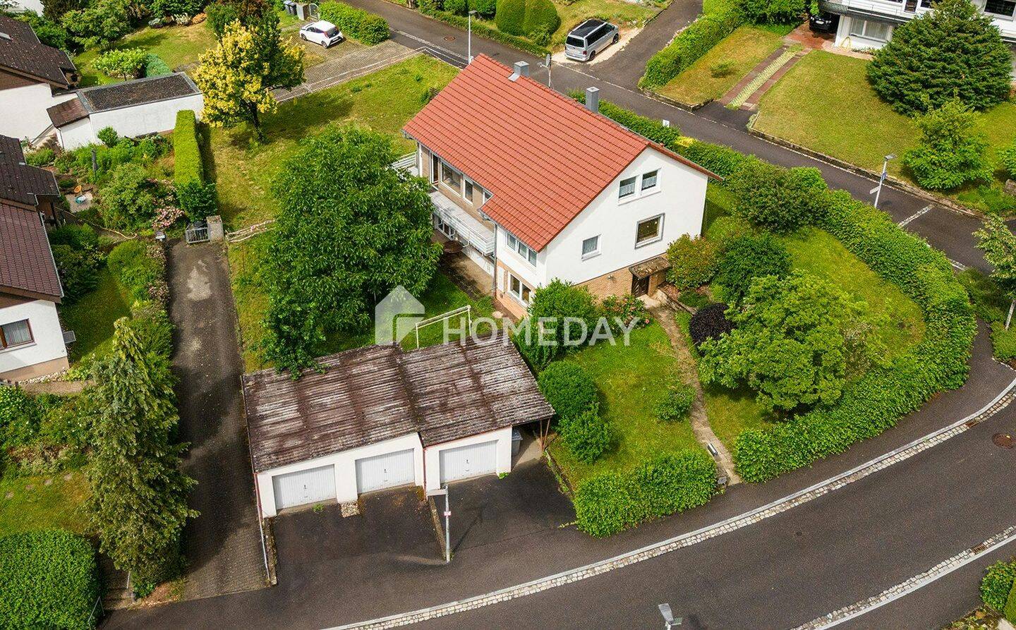 Helles Einfamilienhaus in Hanglage mit ca. 180 m² Wohnfläche, viel Potenzial & großem Grundstück, 72622 Nürtingen