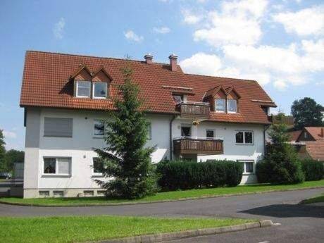 große 4-Raumwohnung im Erdgeschoss mit Balkon und Stellplatz in Wutha, 99848 Wutha-Farnroda