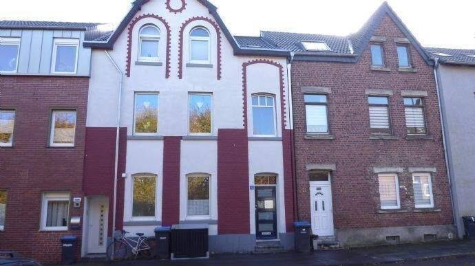 VERMIETET ! Modernisierte Dachgeschosswohnung  mit Dachterrasse in ruhiger  Wohnlage, 52146 Würselen