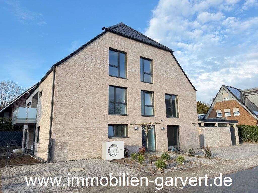 Neubau! Moderne Maisonette-Wohnung mit Balkon, im 4-Familienhaus, Borken-Gemen, 46325 Borken