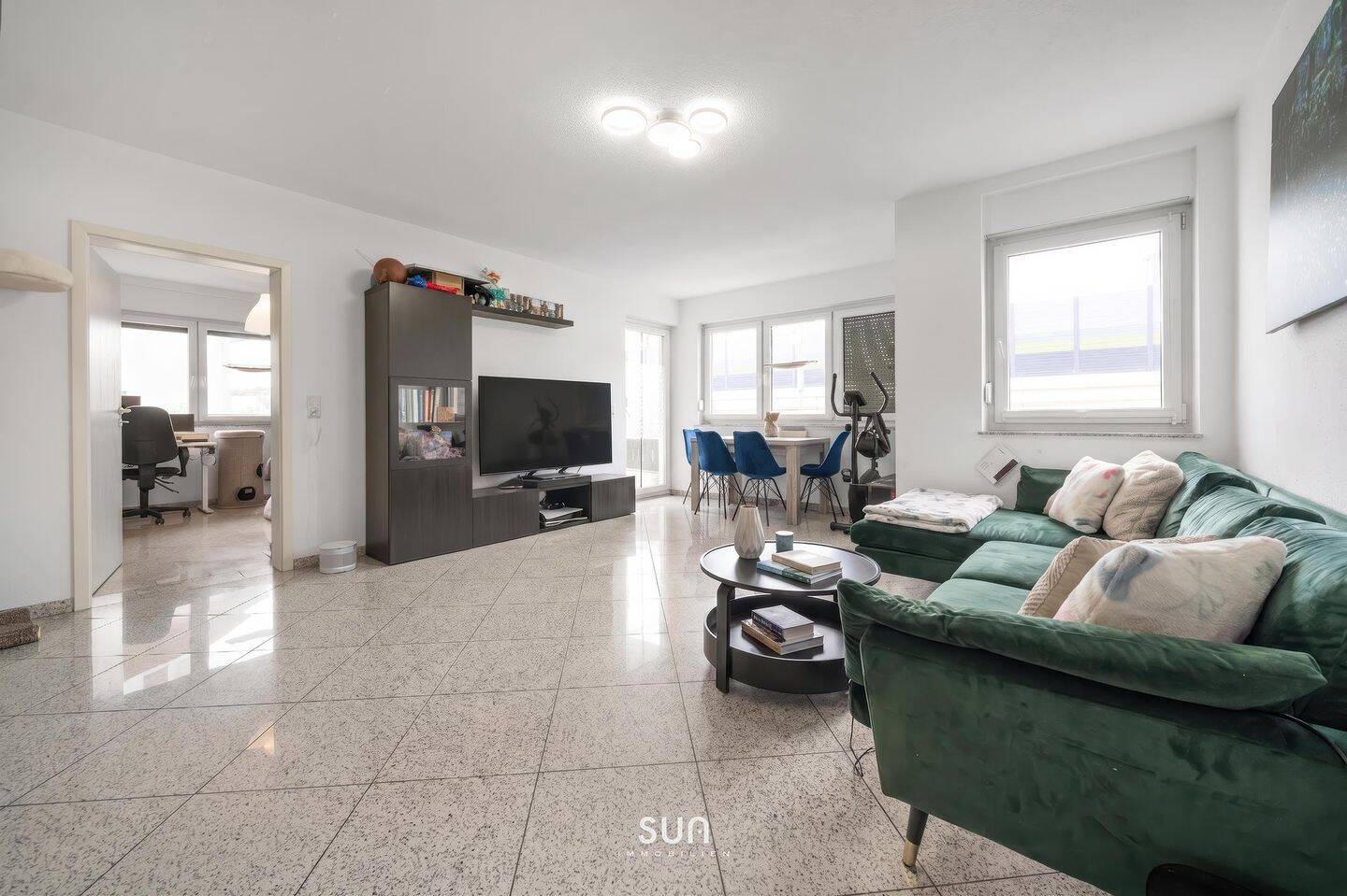DIREKT AM KURPARK, NAH AN DER NIDDA – 83 m² EG-Wohnung mit außergewöhnlicher XXL-TERRASSE, 61118 Bad Vilbel