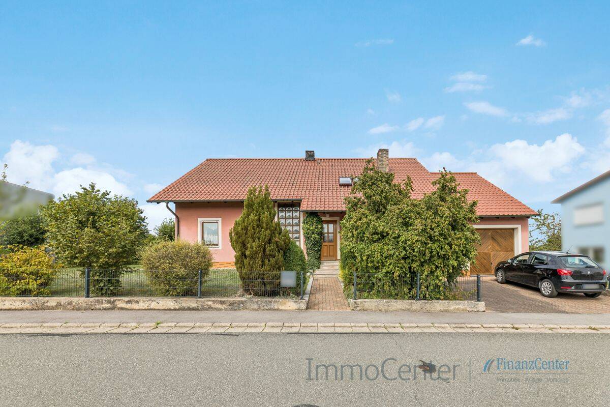 Naturnahes Zuhause mit Weitblick – Einfamilienhaus in Seugast bei Freihung, 92271 Freihung