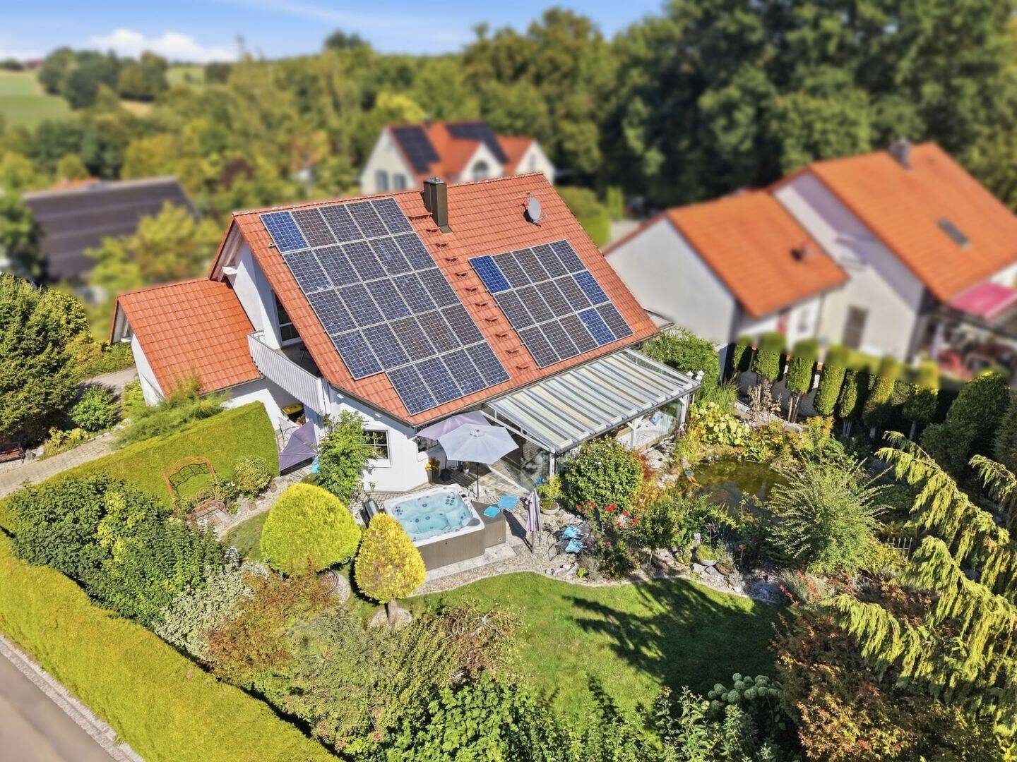 Familientraumhaus inklusive Inventar: Sorglos einziehen mit Traumgarten, Whirlpool & PV-Anlage, 89356 Haldenwang
