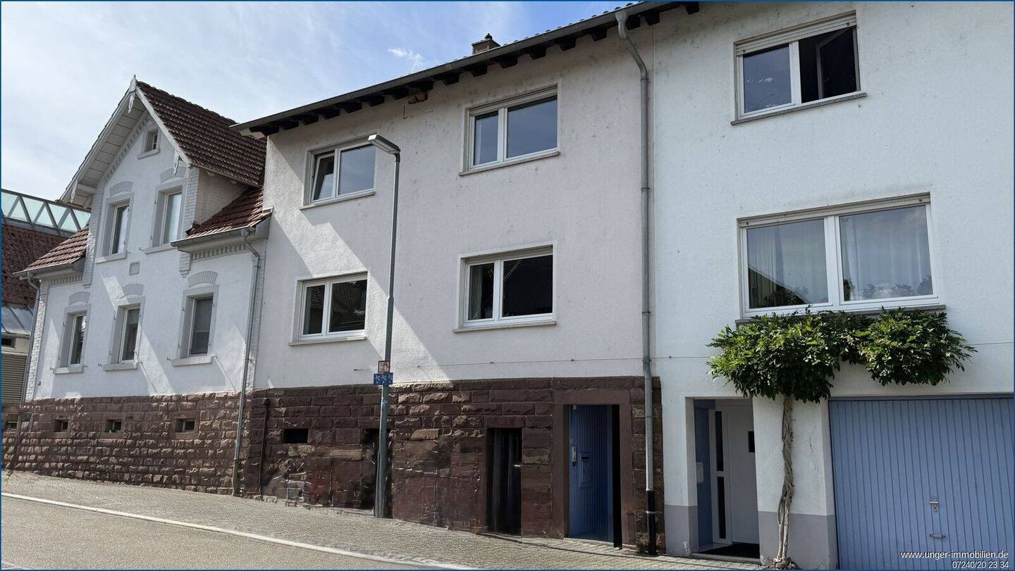 Bezahlbares Einfamilienhaus Reihenmittelhaus mit Terrasse und Balkon ohne Garten! **provisionsfrei**, 76327 Pfinztal