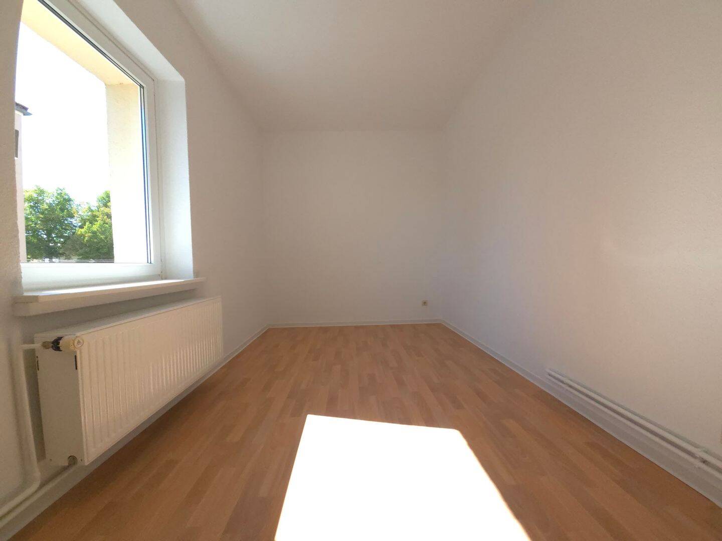 Gemütliche 3-Raum-Wohnung in der „Frohen Zukunft“, 6118 Halle (Saale)