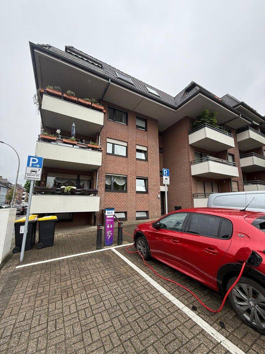 Helle, frisch renovierte 2-Zimmer-Erdgeschosswohnung mit Balkon & neuer Einbauküche, 41069 Mönchengladbach (Dahl Hehn Holt Ohler)