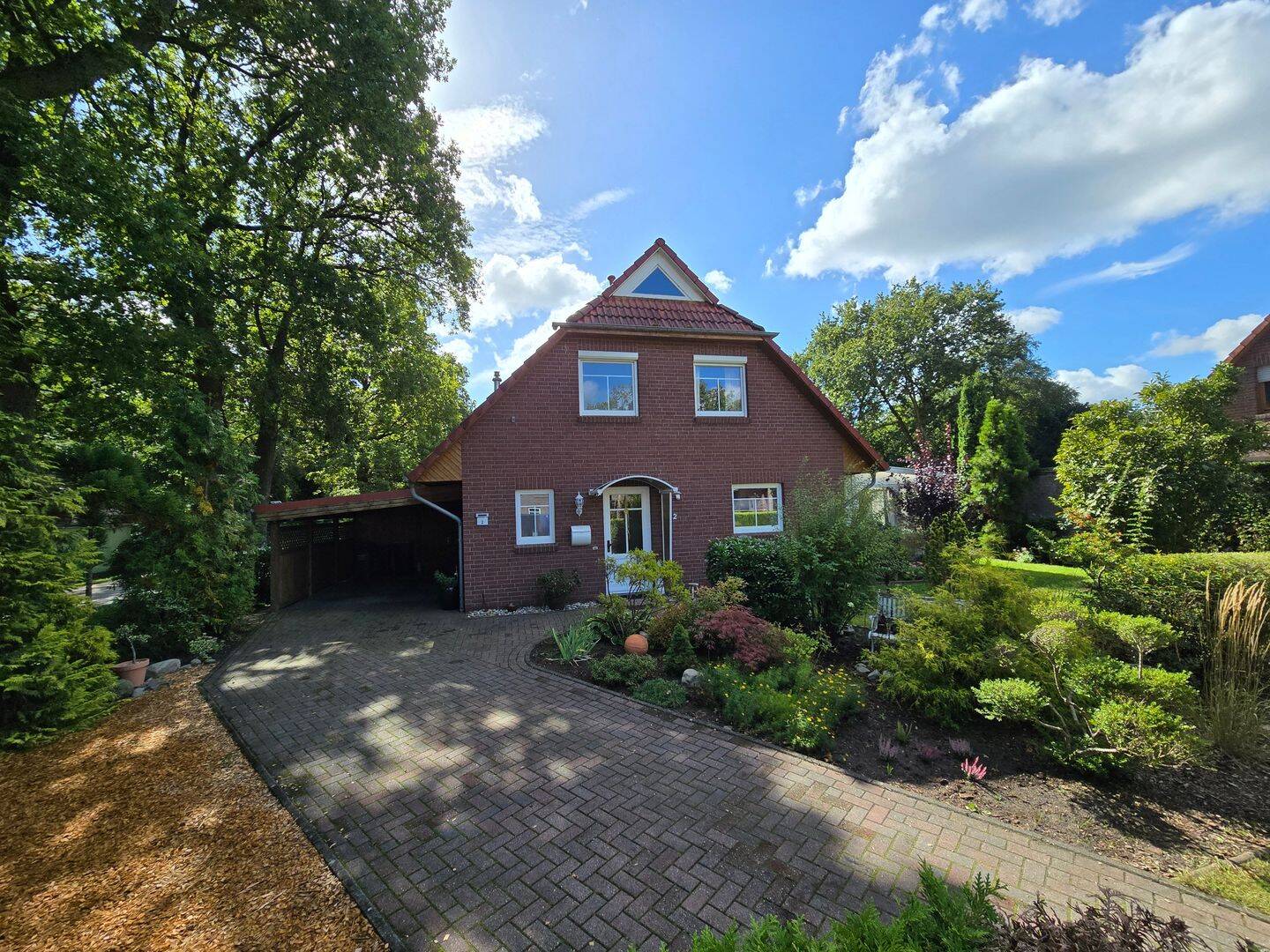 Wohnen am Wald: Gepflegtes Einfamilienhaus mit schönem Garten, 26446 Friedeburg