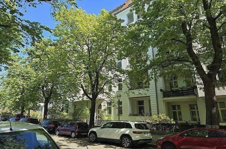 Gepflegte 3-Zimmer-Altbauwohnung mit Balkon nahe Kurfürstendamm, 10711 Berlin (Charlottenburg-Wilmersdorf Charlottenburg Grunewald Halensee Wilmersdorf)