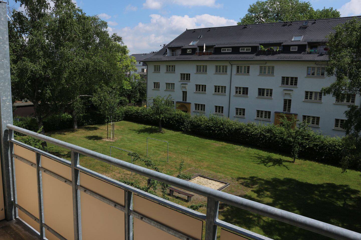 Wohnen am Heimgarten im 2.OG / große Küche / Bad mit Wanne – frei ab 1.10.26, 9126 Chemnitz (Altchemnitz Bernsdorf Gablenz Lutherviertel Sonnenberg)