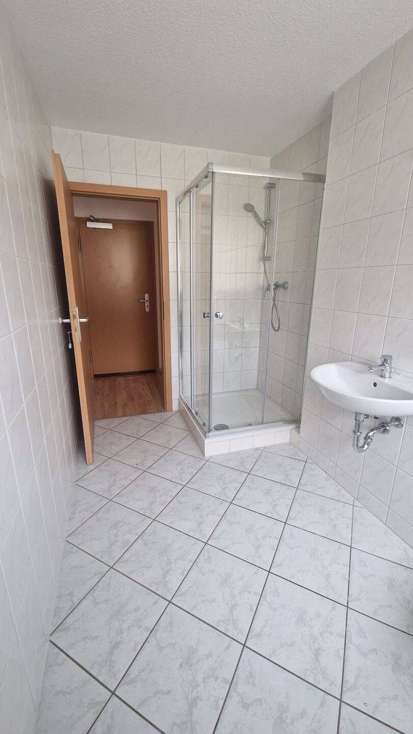 2 Zimmer mit Balkon und Dusche, 6847 Dessau-Roßlau