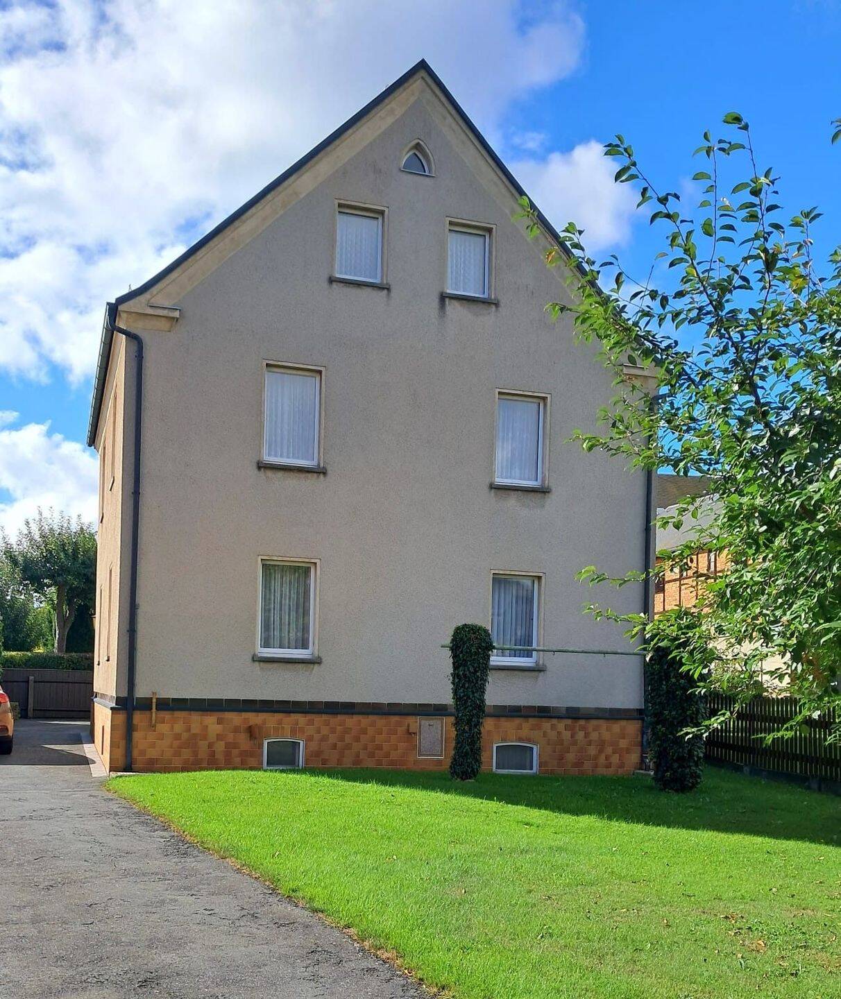 Ländliches Zuhause mit viel Potenzial, 7973 Greiz