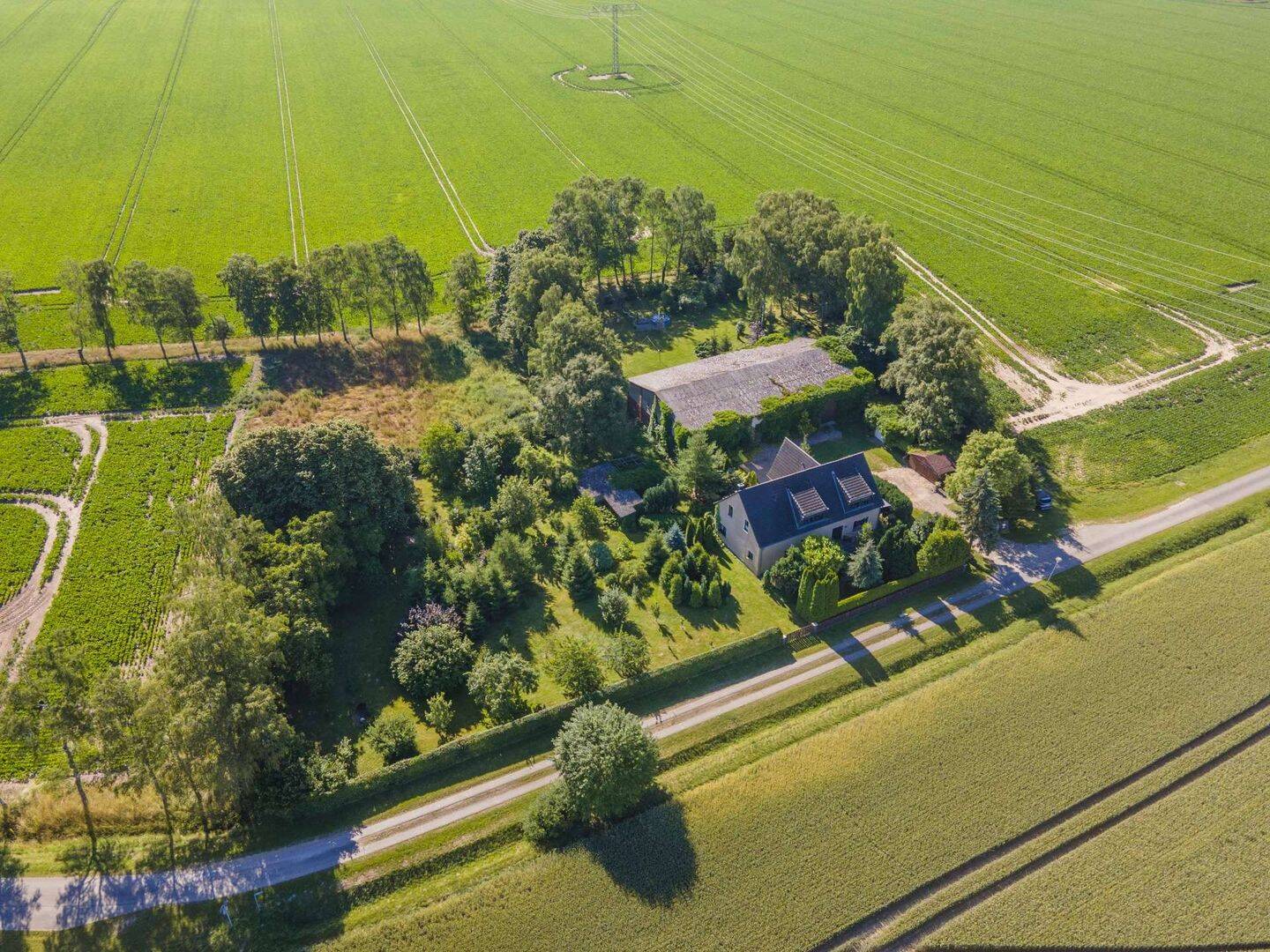 Schönes Zweifamilienhaus mit großem Grundstück in Alleinlage, 18513 Splietsdorf