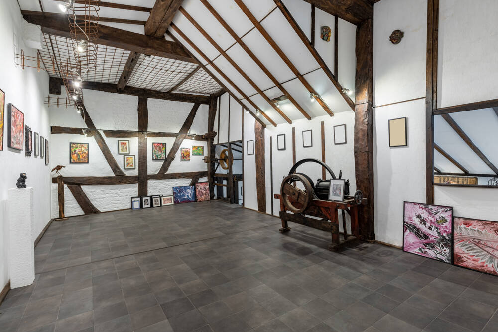 Ulrichstein – Wohnhaus mit Scheunenanteil, kleinem Schuppen und Nebengebäude / Grundstück ca. 844 m², 35327 Ulrichstein
