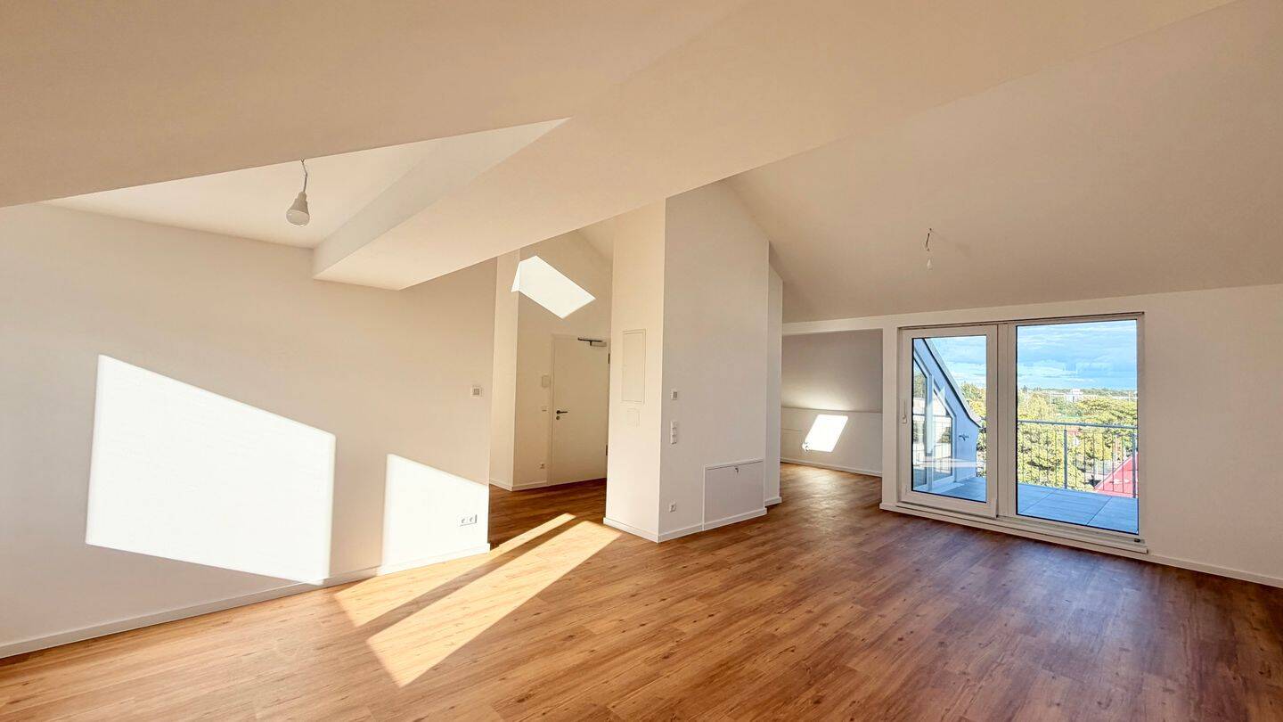 4 Zimmer Dachgeschoss mit Terrasse, 12487 Berlin (Treptow-Köpenick)