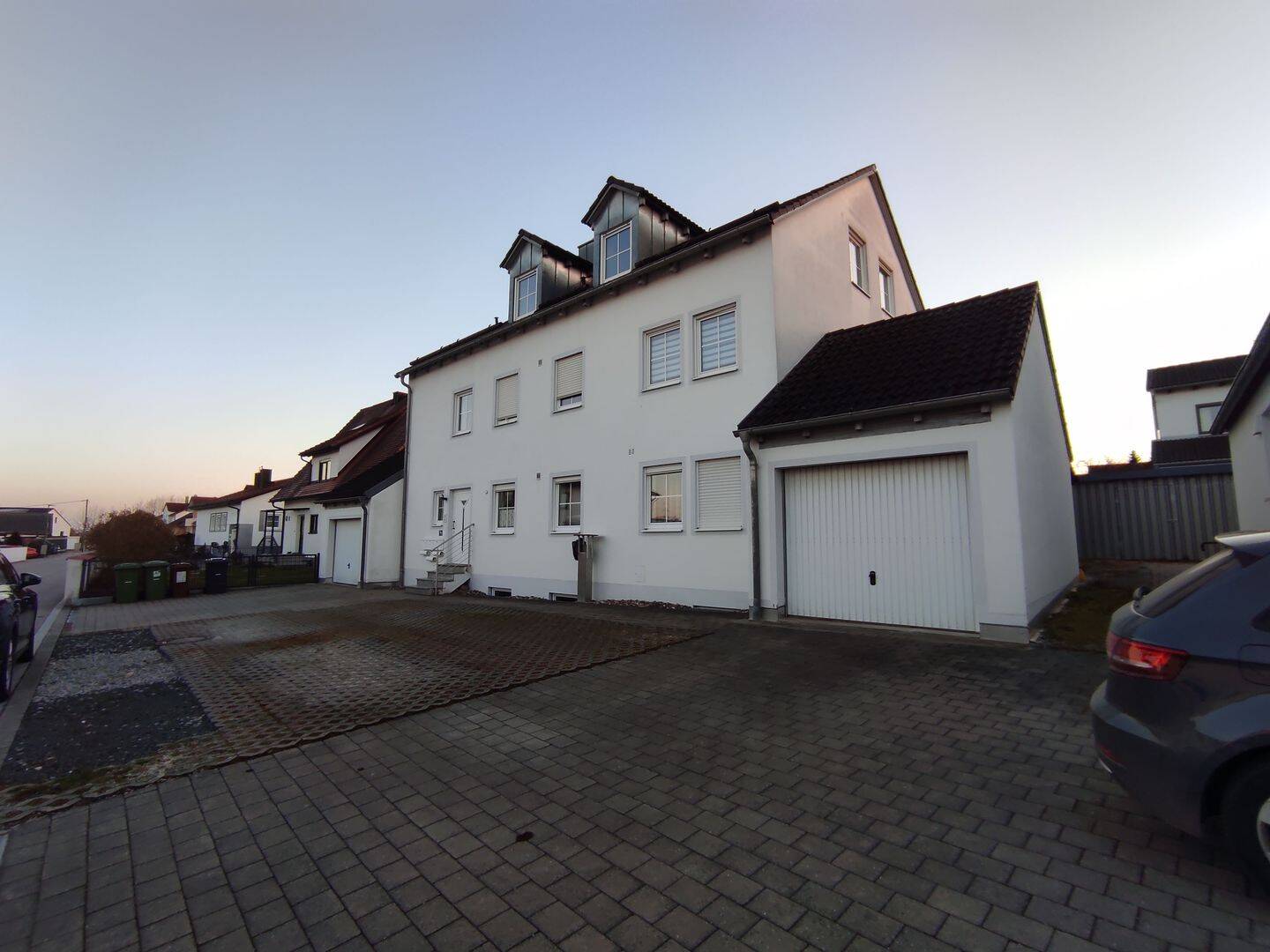 Gepflegte 3 Zimmer Dachgeschosswohnung in Wettstetten, 85139 Wettstetten