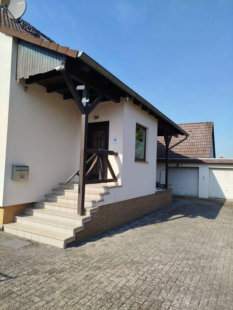 Gepflegtes Einfamilienhaus mit Nebengebäude und beheizbarem Pool, 31832 Springe