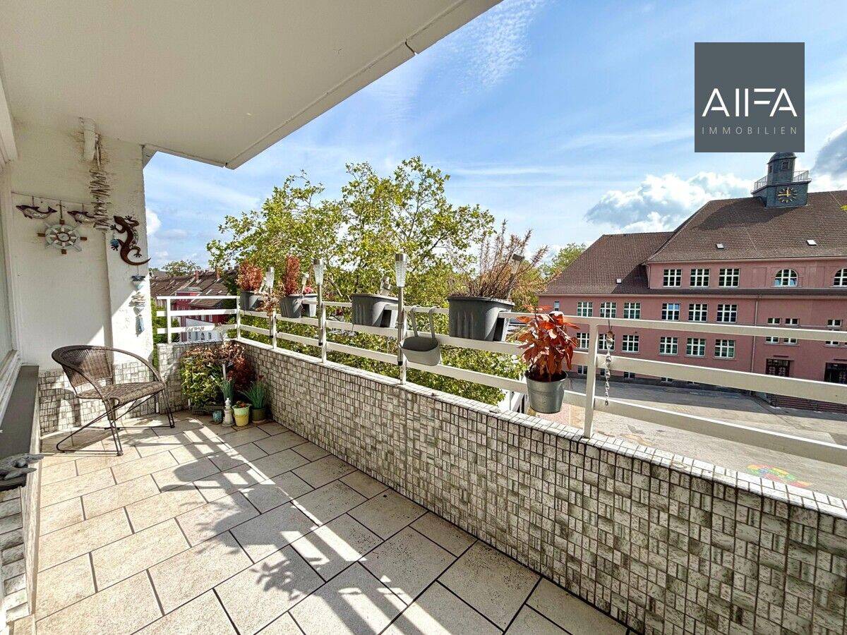 AllFa – Helle Wohnung mit Balkon und Personenaufzug in Duisburg-Hochfeld!, 47053 Duisburg (Altstadt Dellviertel Hochfeld Wanheimerort)