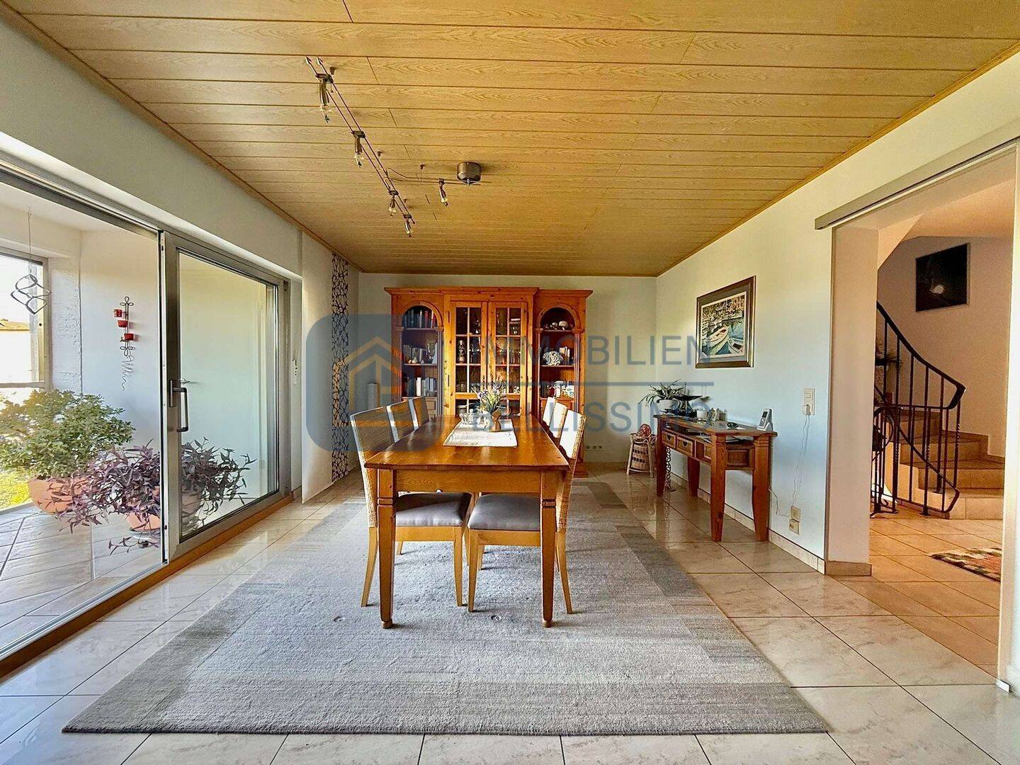 Großzügige 4-Zimmer-Wohnung mit Weitblick, 2 Balkonen, Garage, Stellplatz & Energieklasse C, 51399 Burscheid