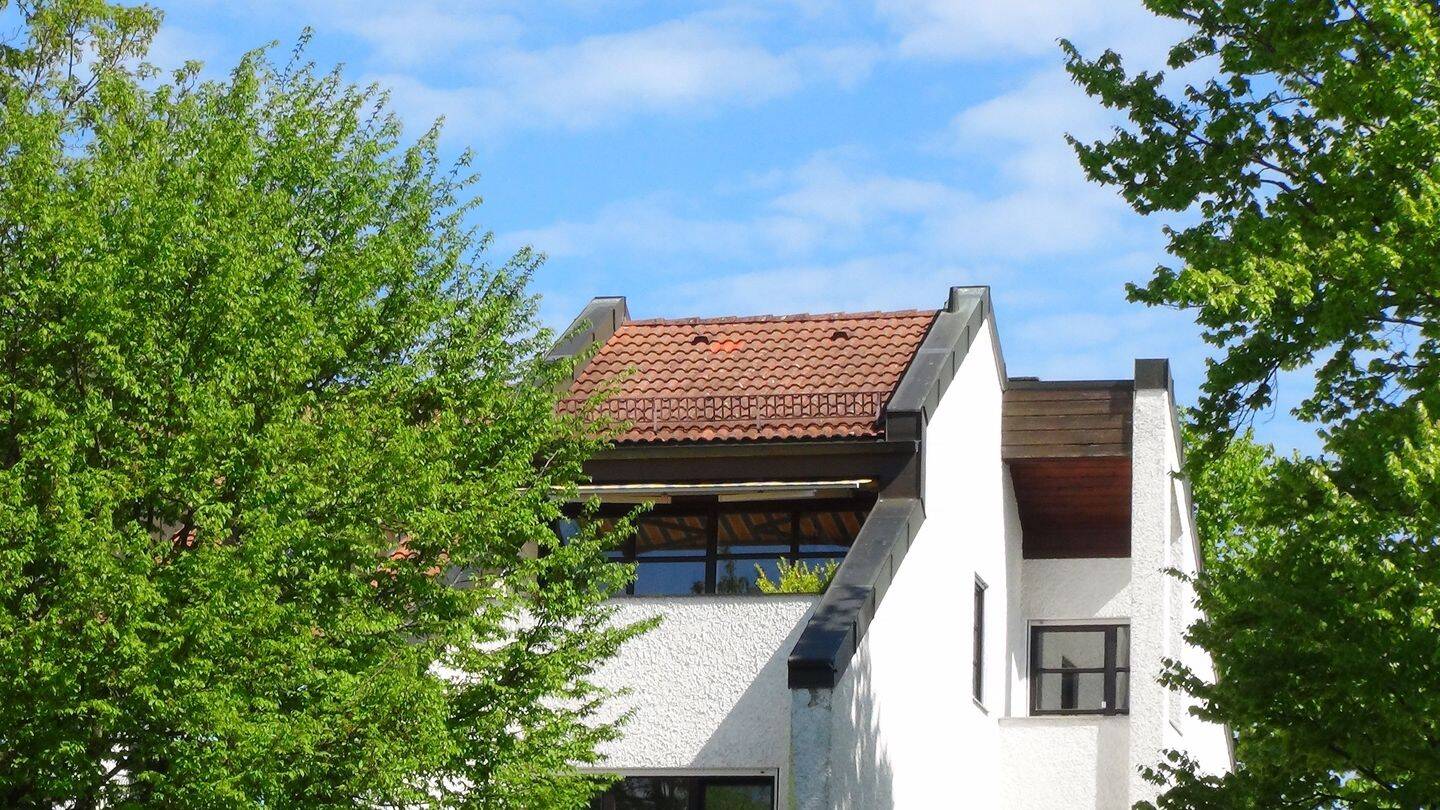 Lauschige 2-Zi.-Süd-DTW mit enormer Weite – zwischen Ortszentrum und altem Ortskern, 82008 Unterhaching