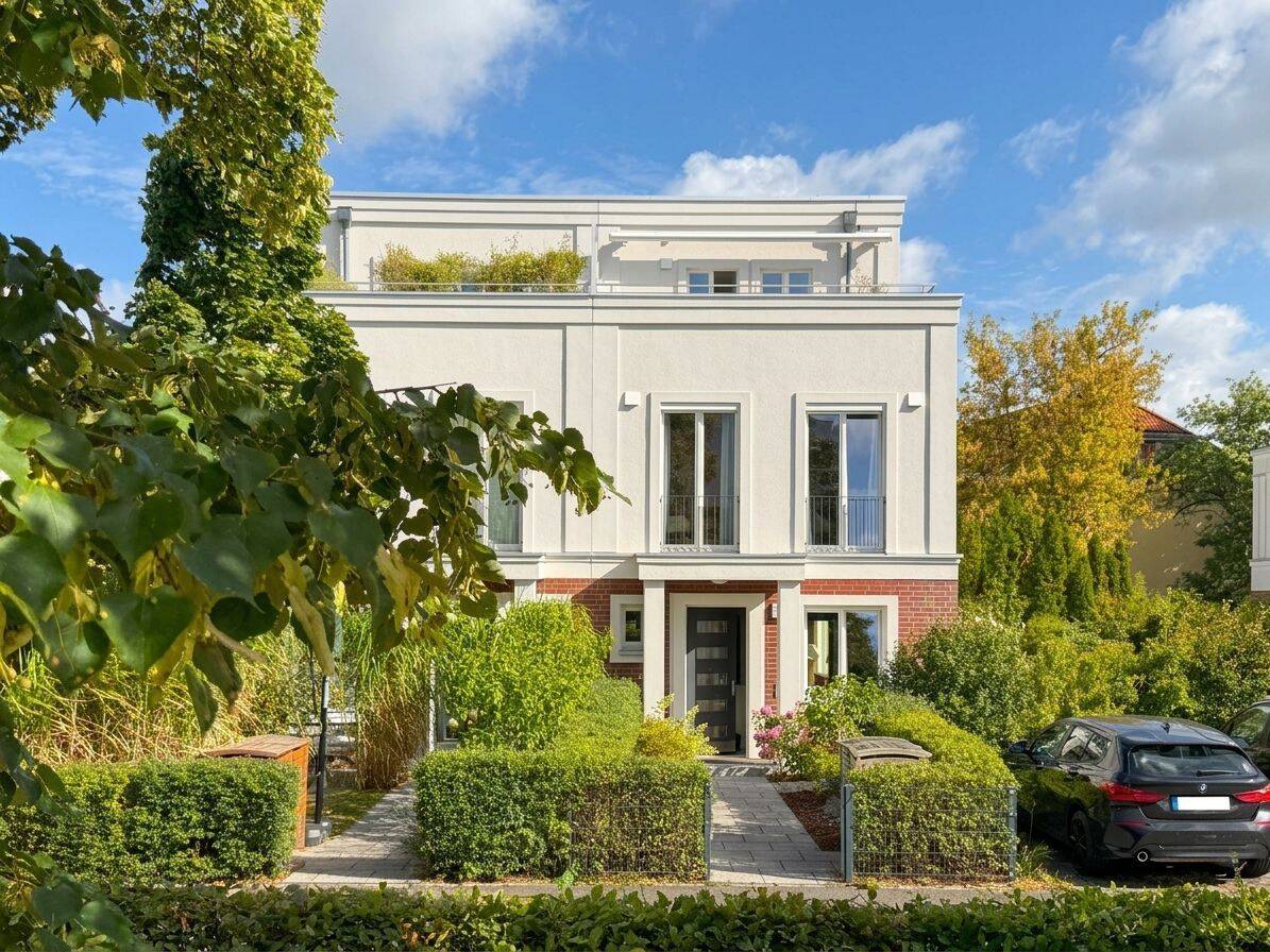 Familienfreundliches Townhouse mit hohen Räumen, sonniger Dachterrasse und gut nutzbarem Keller, 14199 Berlin (Steglitz-Zehlendorf)