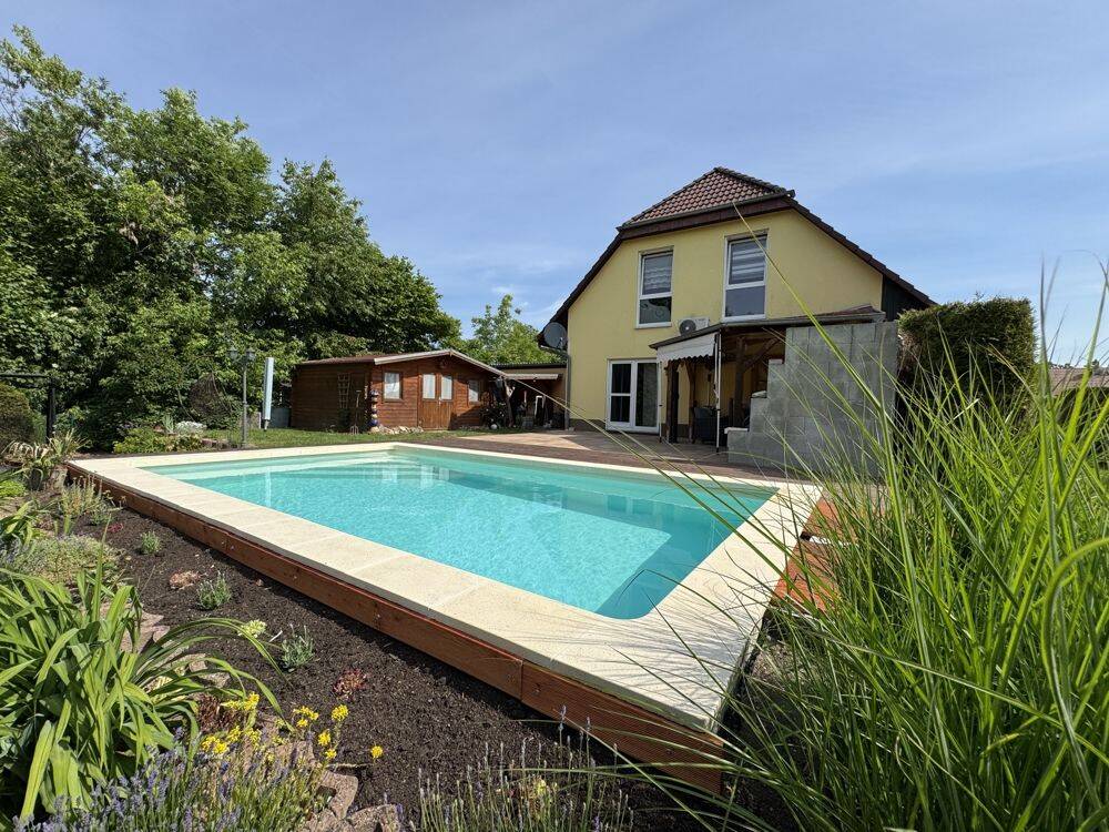 Attraktives Einfamilienhaus mit Pool und Massivgarage, 4319 Leipzig (Althen-Kleinpösna Engelsdorf)
