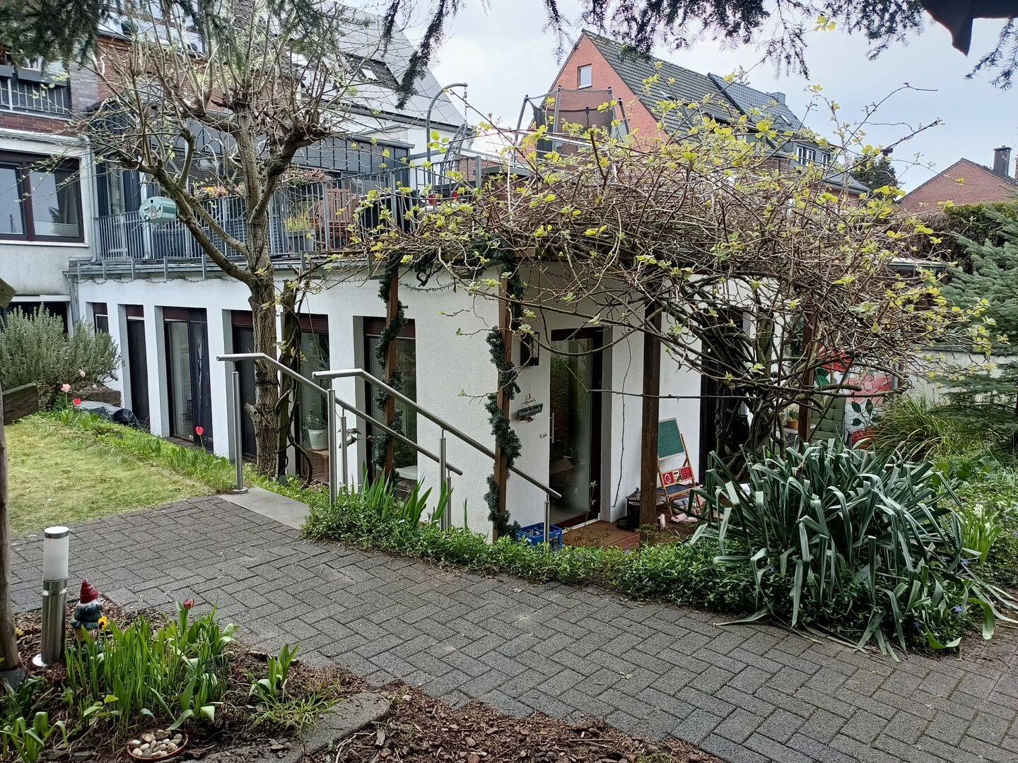 Gartenwohnung mit 200m2 privaten Garten, 41468 Neuss