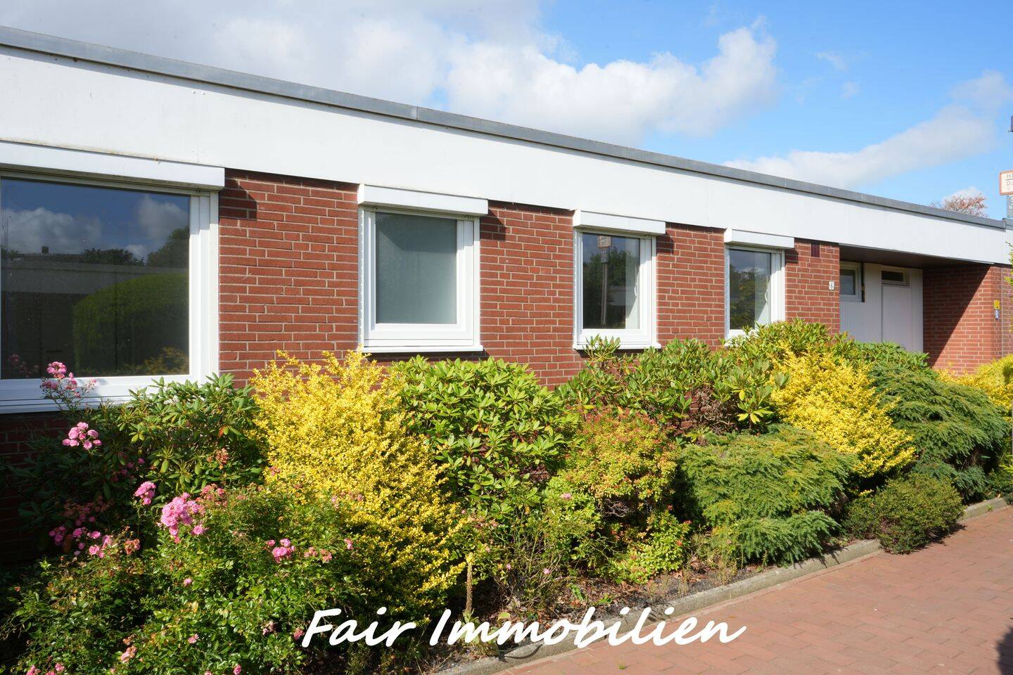 KURFÜRSTENVIERTEL – GARTENSTADT VAHR | Erstbezug nach Sanierung, Bungalow mit Hofgarten in ruhiger Sackgasse, 28329 Bremen (Gartenstadt Vahr Neue Vahr Nord Neue Vahr Südwest Radio Bremen Sebaldsbrück)