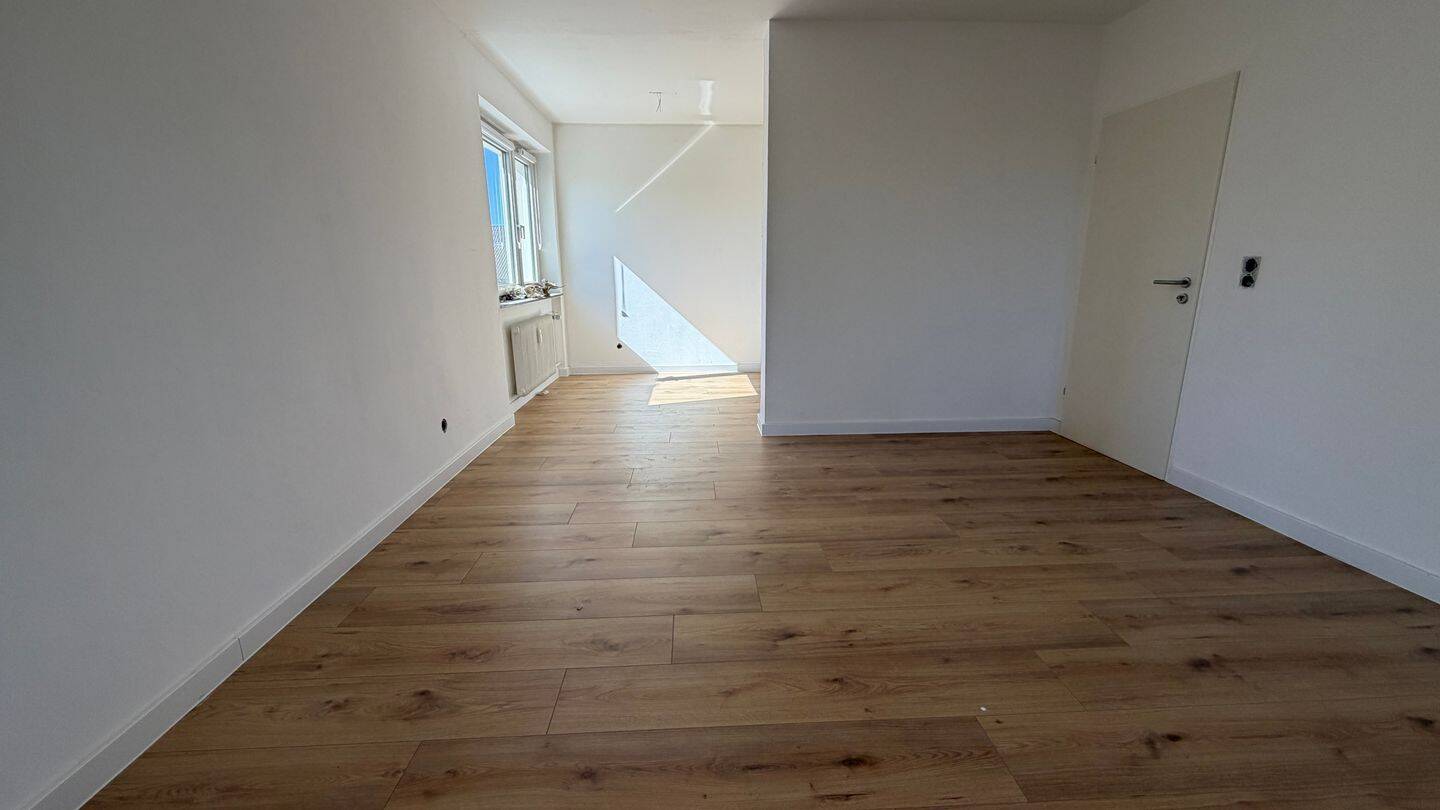 4-Zimmer-Wohnung mit Balkon und viel Platz in Nierstein, 55283 Nierstein