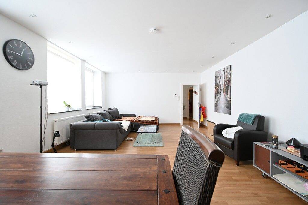 3 Zimmer * ca. 104 m³ * beliebte Lage von Pempelfort * Duschbad * separate Küche mit Einbauküche * Sicherheitsriegel …, 40211 Düsseldorf (Pempelfort Stadtmitte)
