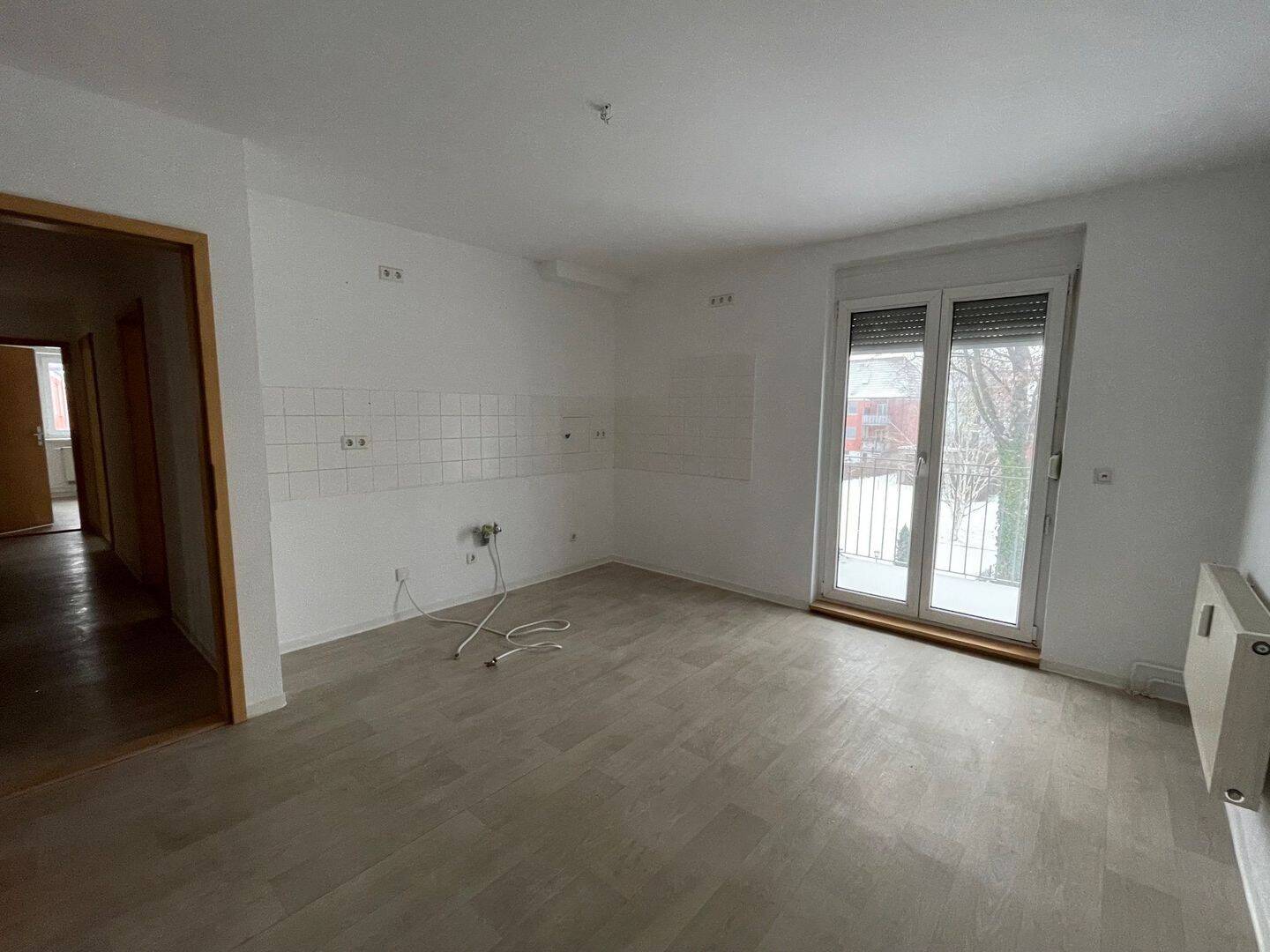 SANIERTE – 4 Raum WE mit Balkon und PKW-Stellplätzen, 14772 Brandenburg an der Havel (Altstadt Görden Hohenstücken Nord)