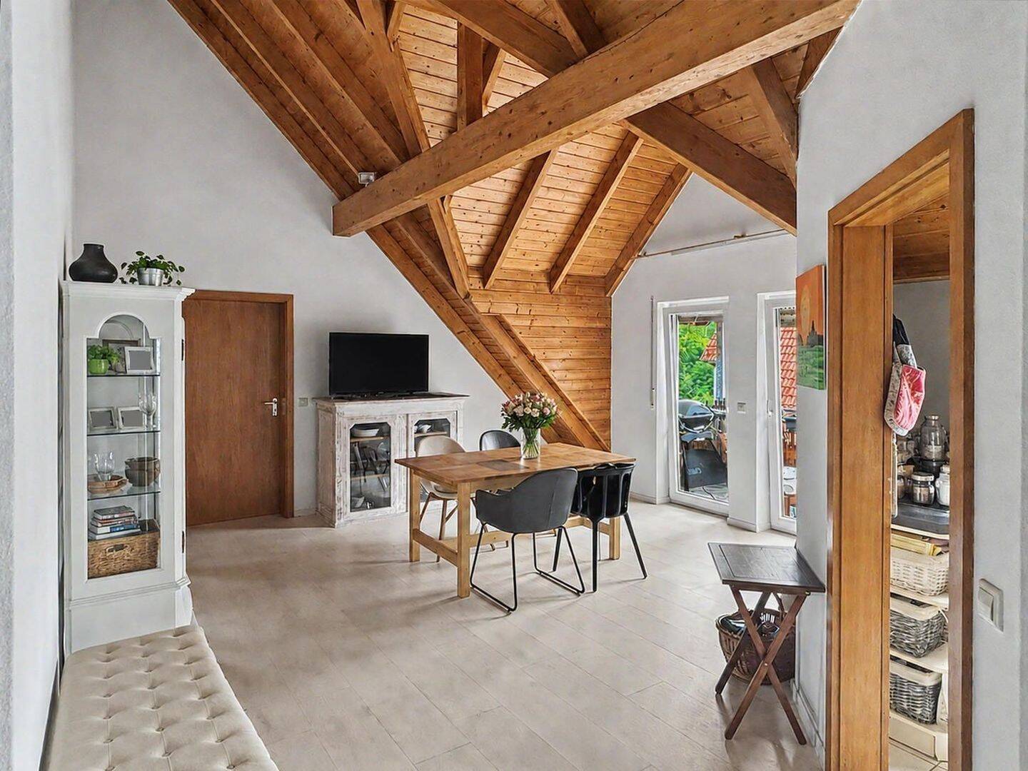 Ankommen und wohlfühlen – einzigartige 4,5-Zimmer-Dachgeschosswohnung mit zwei Balkonen in Waldbronn, 76337 Waldbronn