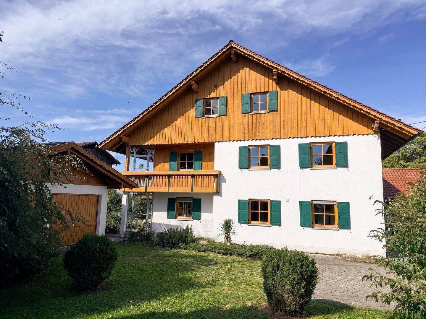 6-Zimmer-Doppelhaushälfte mit Garten, Südbalkon und Garage in Germaringen, 87656 Germaringen