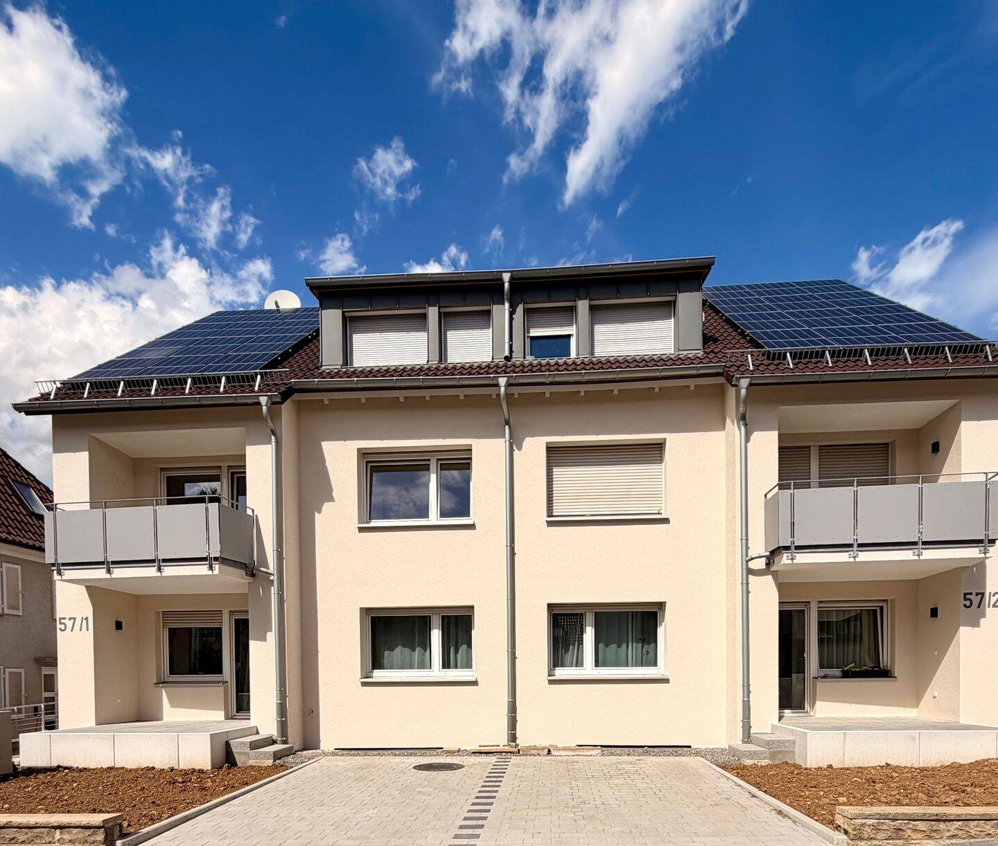 Erstbezug nach Sanierung/ 108m² Maisonette/ 3 Balkone/ EBK/ A+/ Garage, 71032 Böblingen