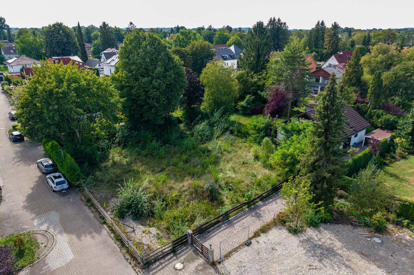 AIGNER – Seltene Gelegenheit: baureifes Grundstück für ein großzügiges Einfamilienhaus, 82194 Gröbenzell